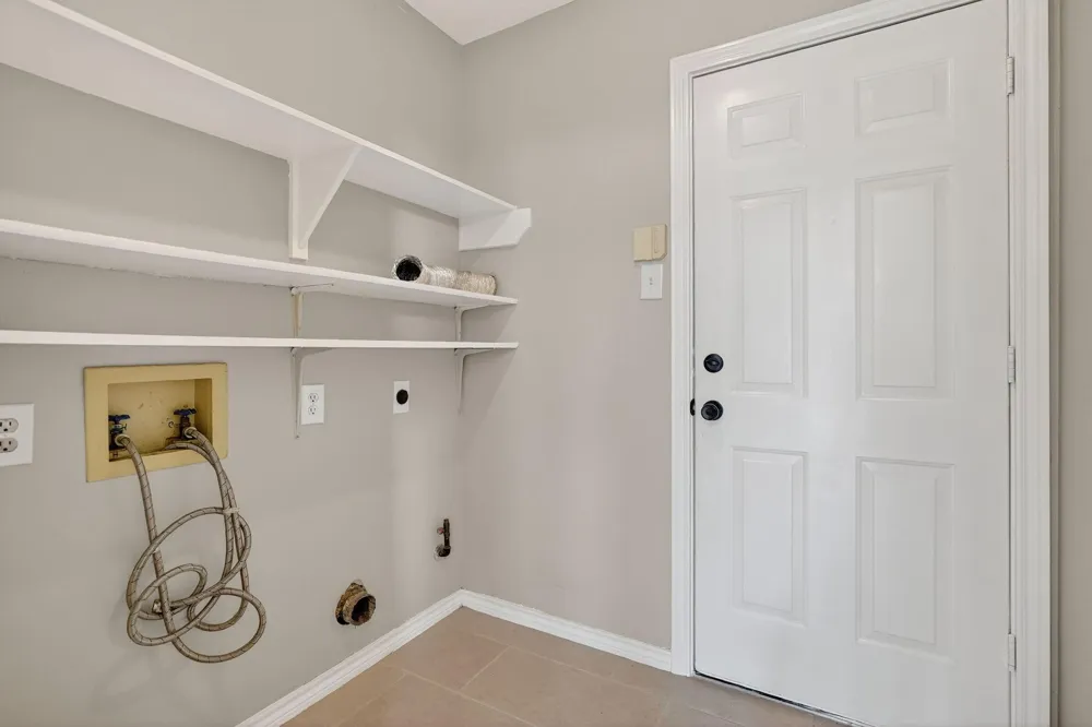 2925 Mirrormere Circle Bryan, TX 77807