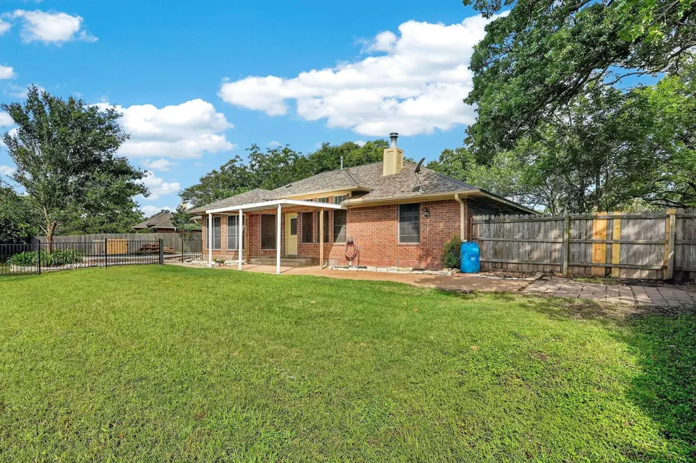 2925 Mirrormere Circle Bryan, TX 77807