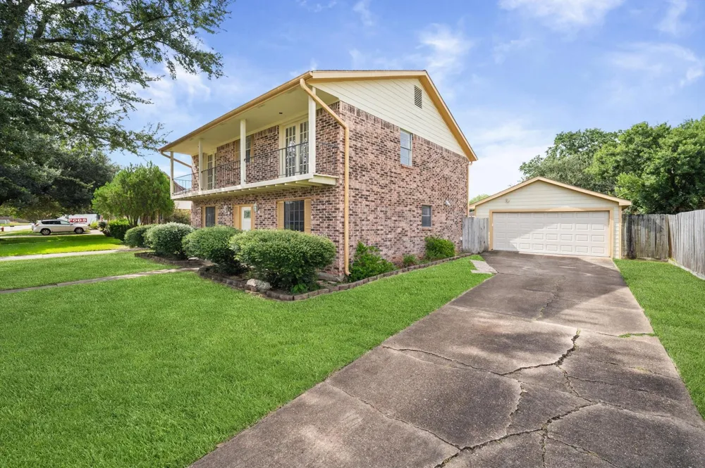 12235 Alston Drive Meadows Place, TX 77477