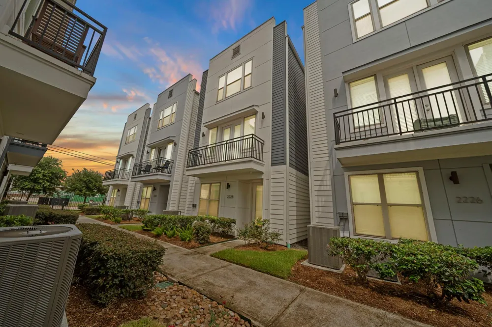 2228 Mcgowen Street Houston, TX 77004