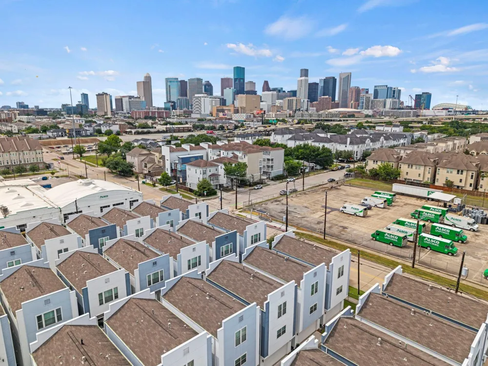 2228 Mcgowen Street Houston, TX 77004