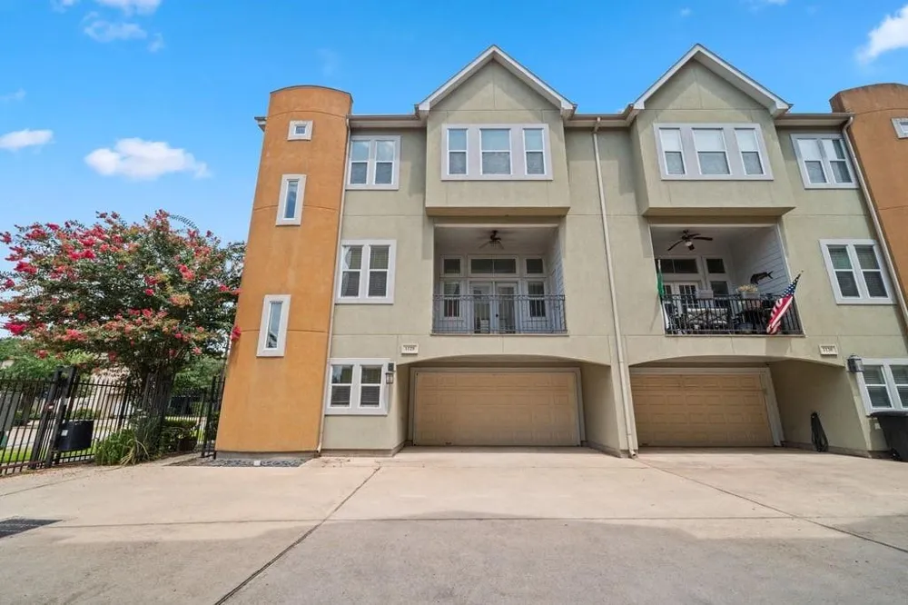 1128 W 26th Street Houston, TX 77008