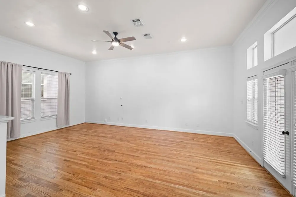1128 W 26th Street Houston, TX 77008
