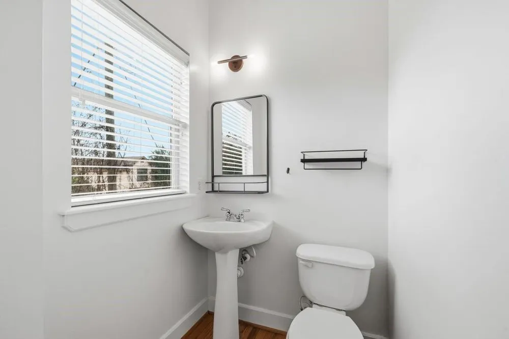1128 W 26th Street Houston, TX 77008