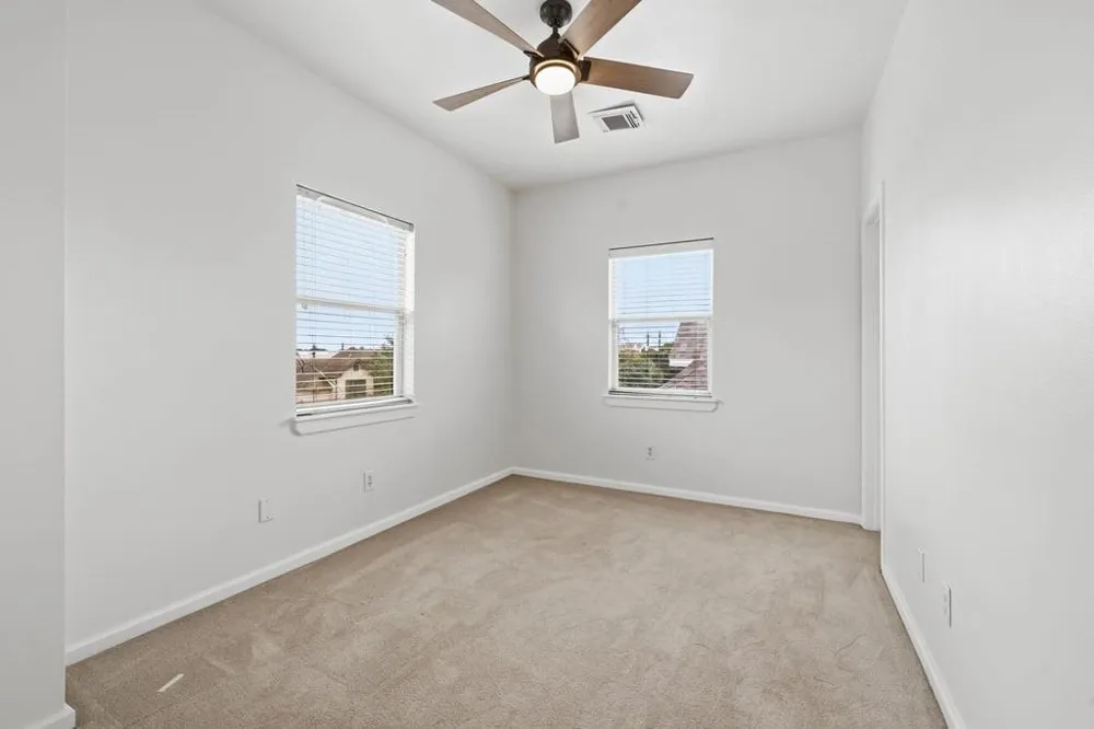 1128 W 26th Street Houston, TX 77008