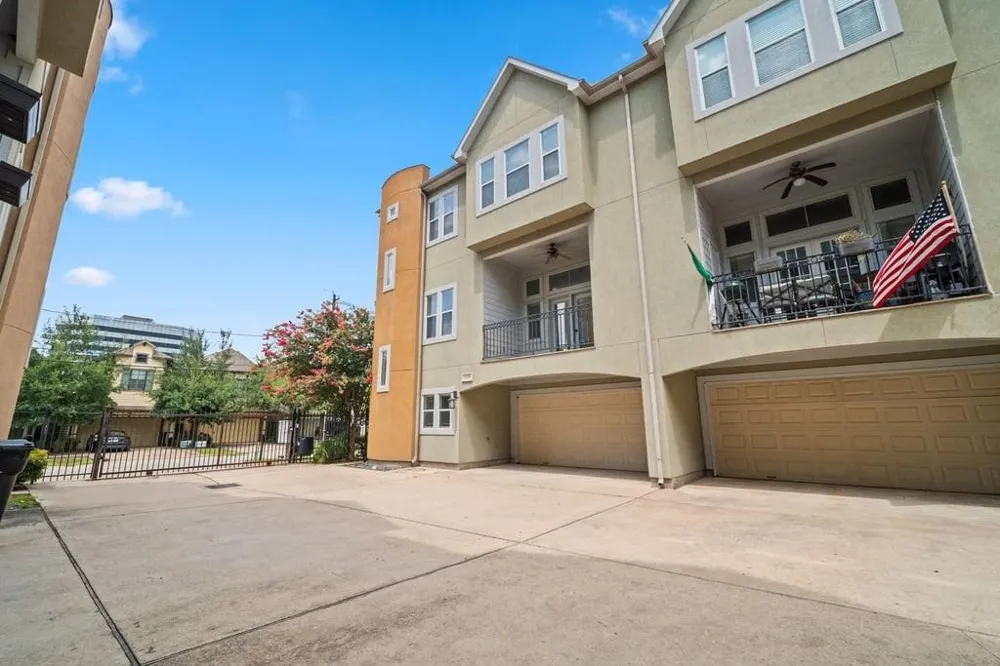 1128 W 26th Street Houston, TX 77008