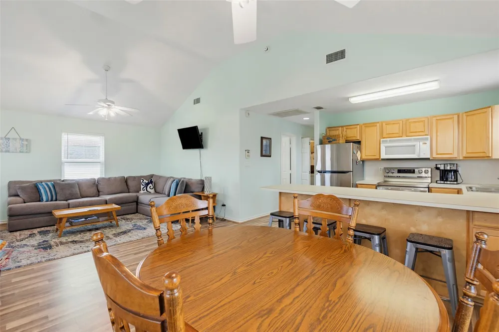 4122 Kent Drive Galveston, TX 77554