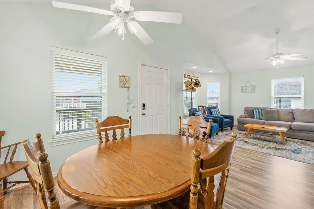 4122 Kent Drive Galveston, TX 77554