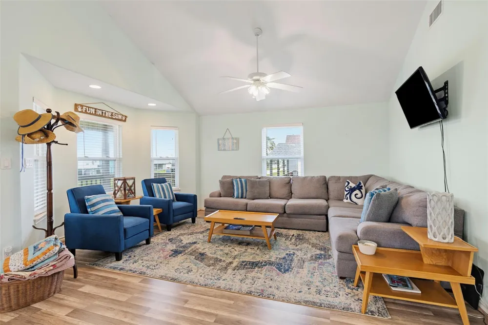 4122 Kent Drive Galveston, TX 77554