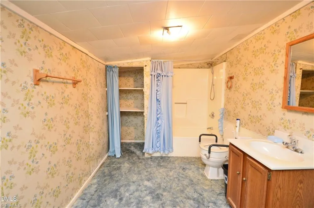 8671 Nc Highway 49 Snow Camp, NC 27349