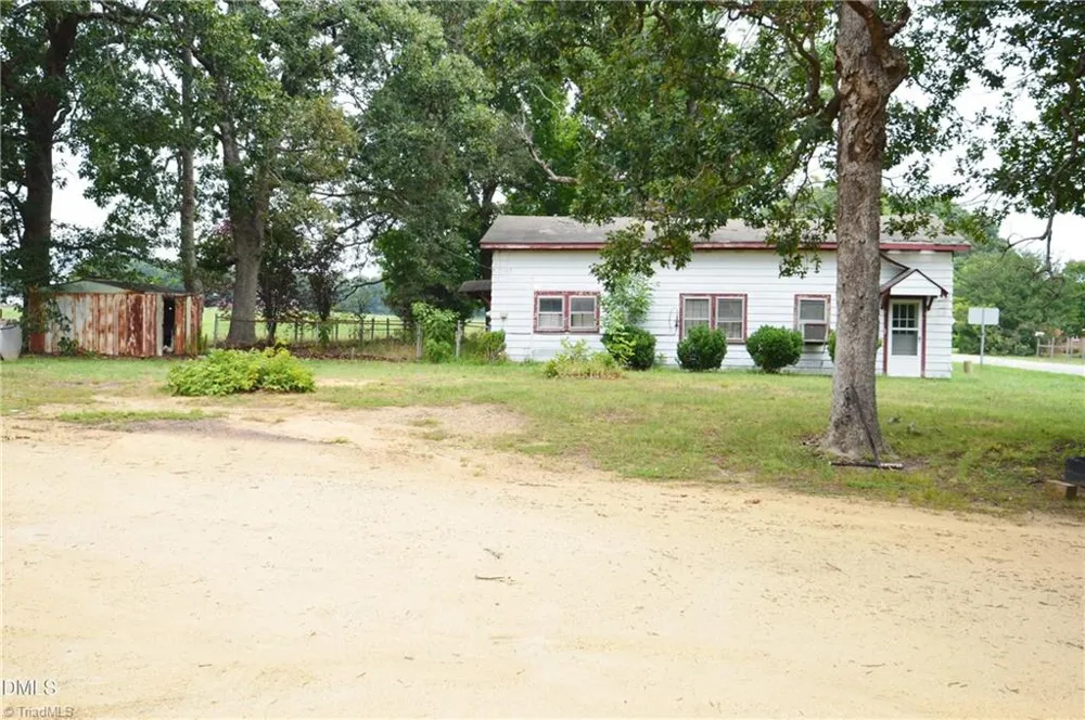 8671 Nc Highway 49 Snow Camp, NC 27349