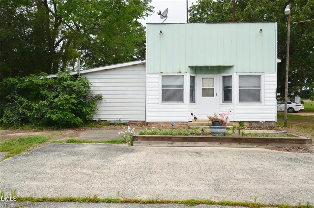 8671 Nc Highway 49 Snow Camp, NC 27349