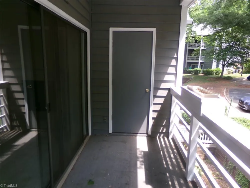 352 Meadows Circle Winston-Salem, NC 27104