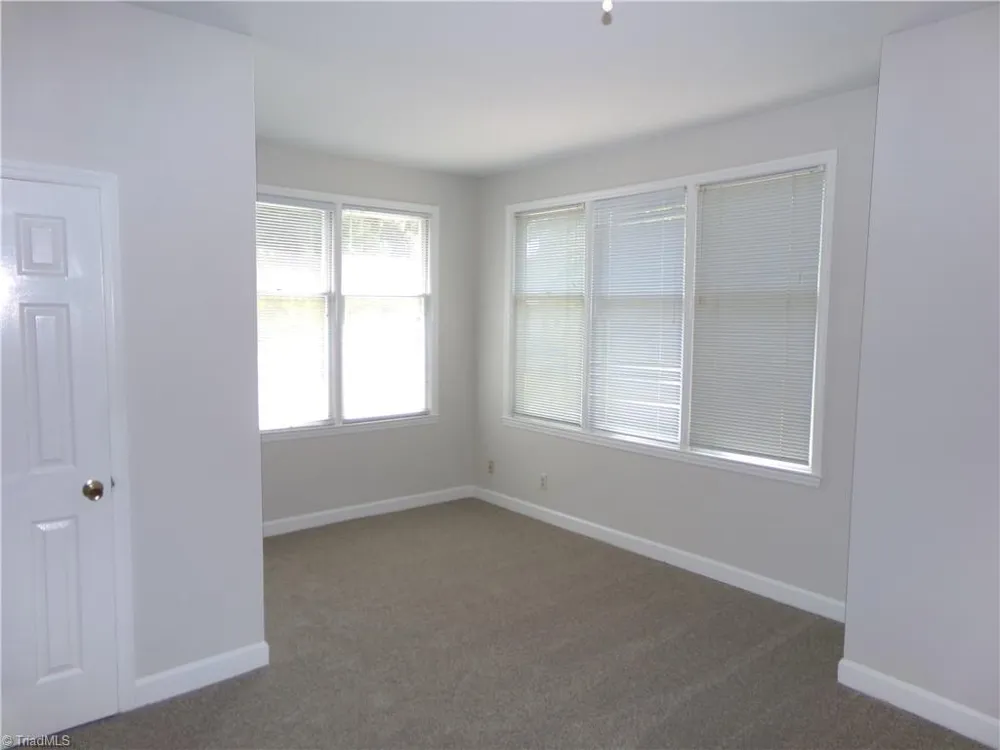 352 Meadows Circle Winston-Salem, NC 27104