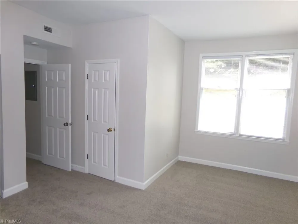 352 Meadows Circle Winston-Salem, NC 27104