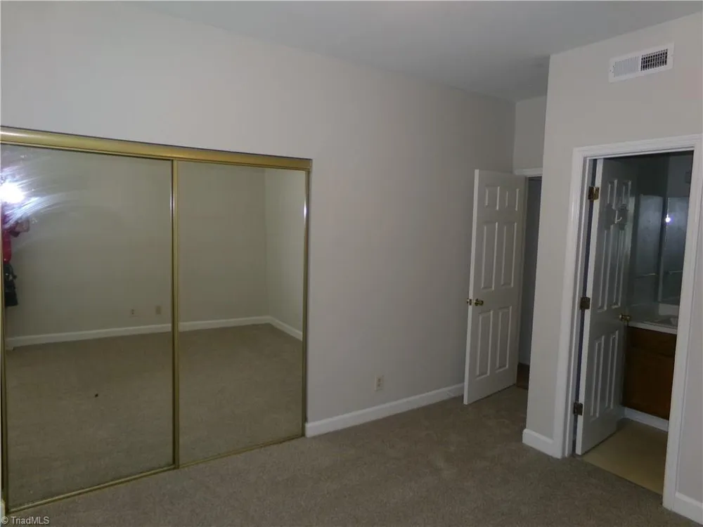352 Meadows Circle Winston-Salem, NC 27104