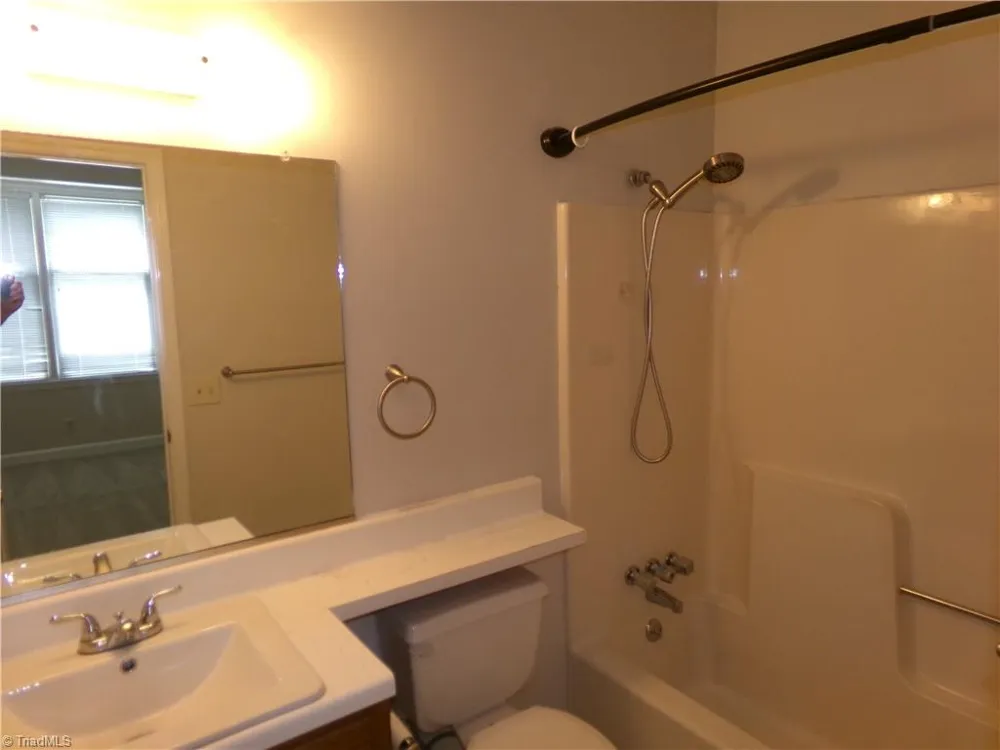 352 Meadows Circle Winston-Salem, NC 27104
