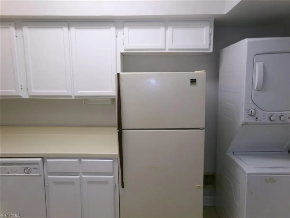 352 Meadows Circle Winston-Salem, NC 27104