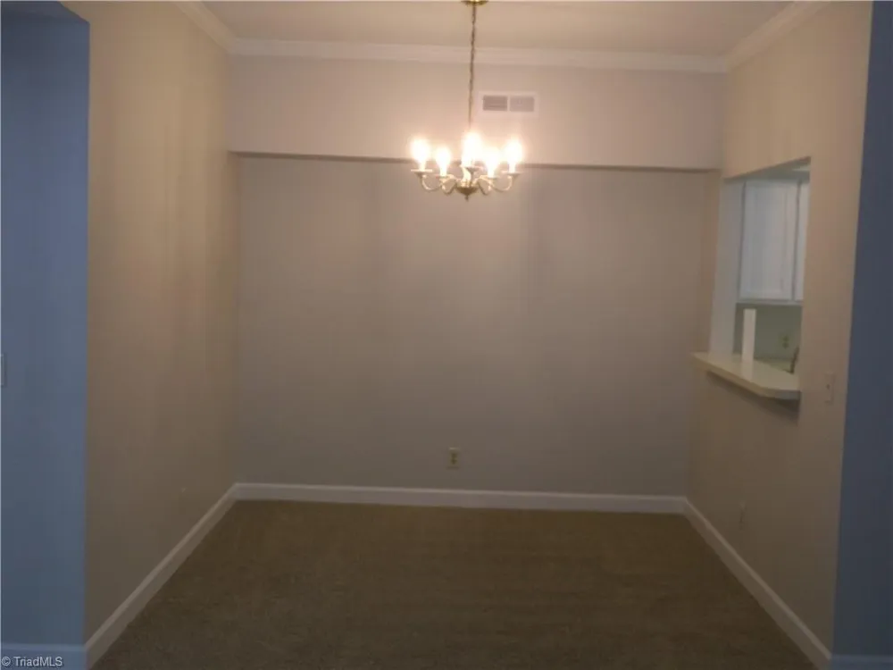 352 Meadows Circle Winston-Salem, NC 27104