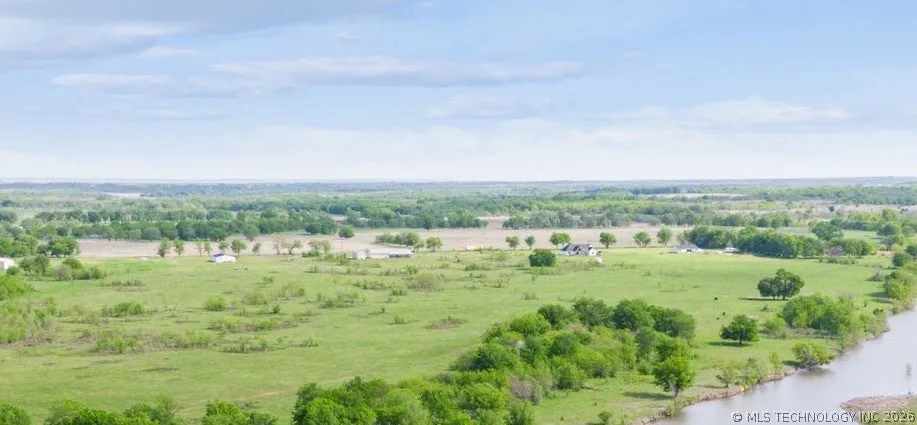 E 370 ROAD Claremore, OK 74017