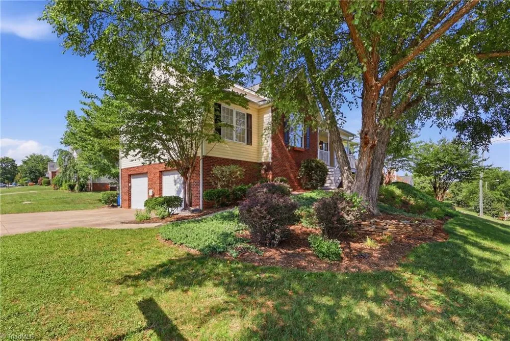 4595 Peter Pfaff Drive Pfafftown, NC 27040