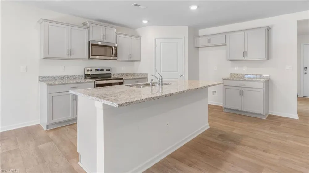 2657 Foxtail Lane Yadkinville, NC 27055