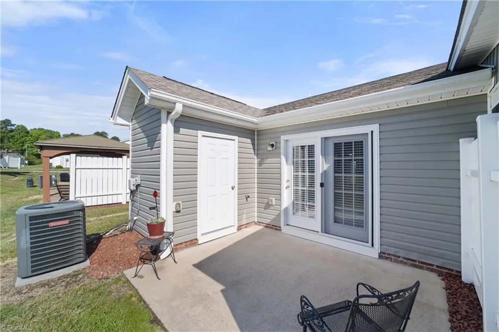 204 Oak Ridge Drive Archdale, NC 27263