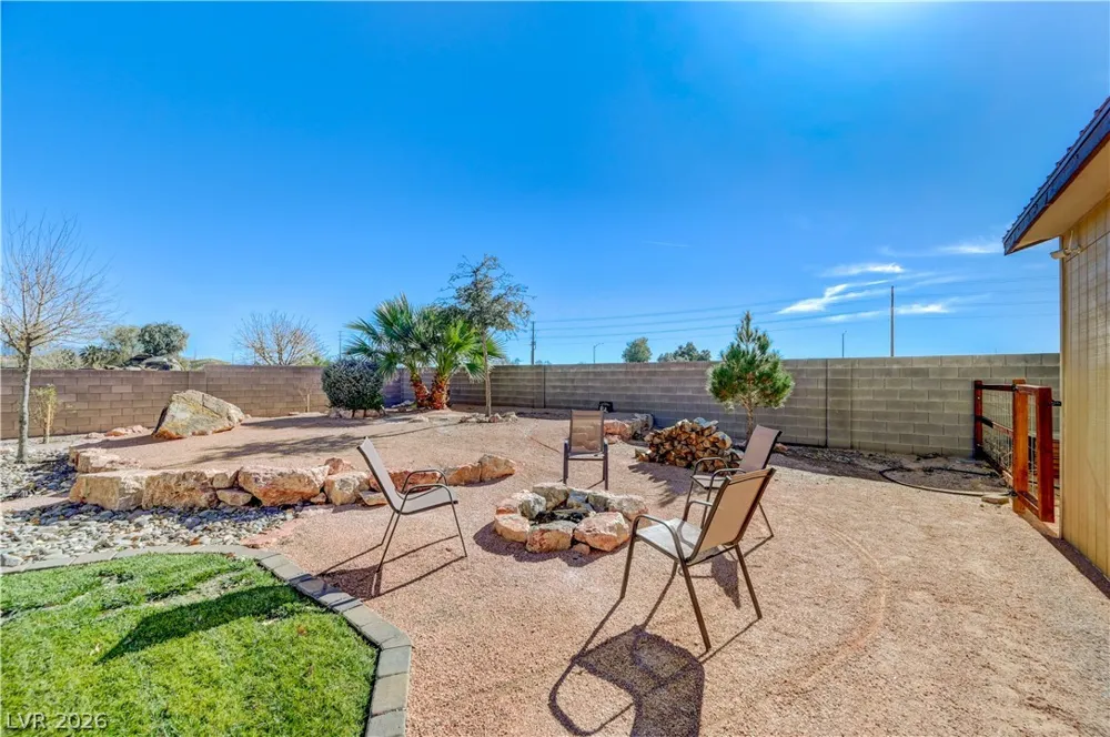 1545 Valley Home Court Logandale, NV 89021