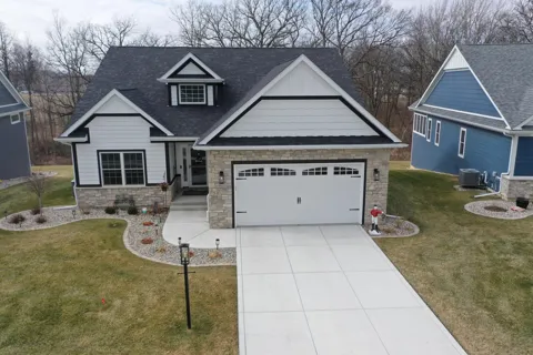 12662 Creekside Drive