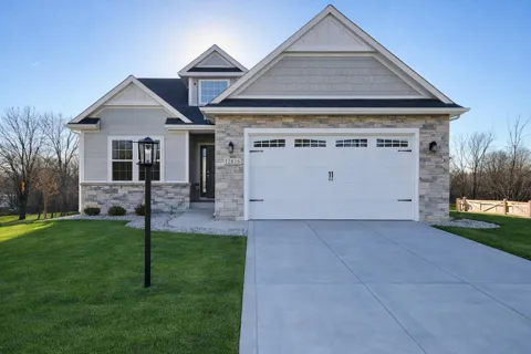 12705 Creekside Drive
