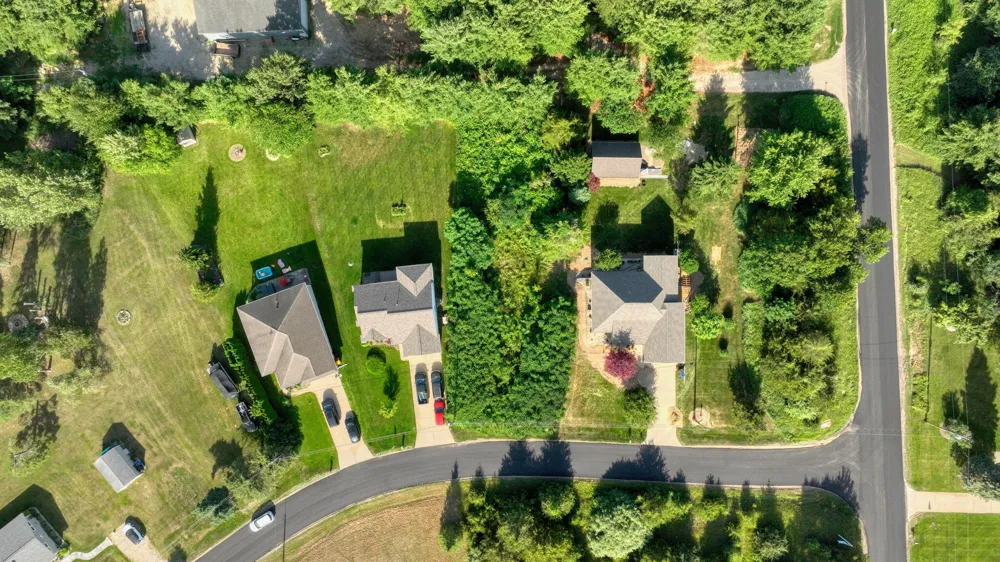 107 Cannes Drive Brooklyn, MI 49230