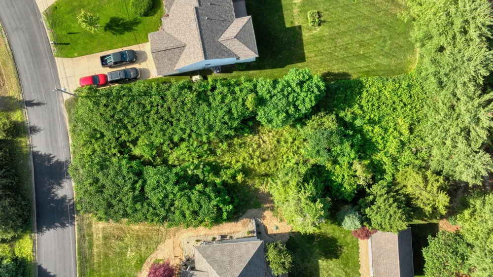 107 Cannes Drive Brooklyn, MI 49230