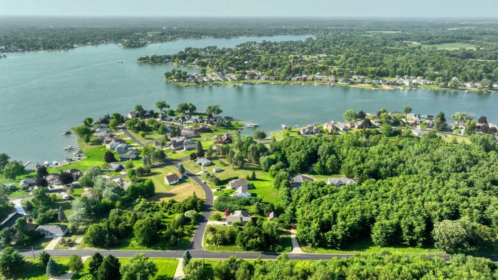 107 Cannes Drive Brooklyn, MI 49230