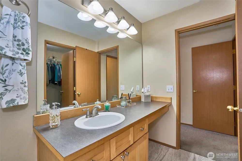 24131 235th Avenue SE Maple Valley, WA 98038