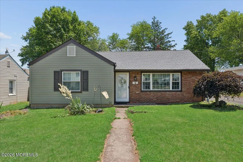 42 Walnut Street Edison, NJ 08817