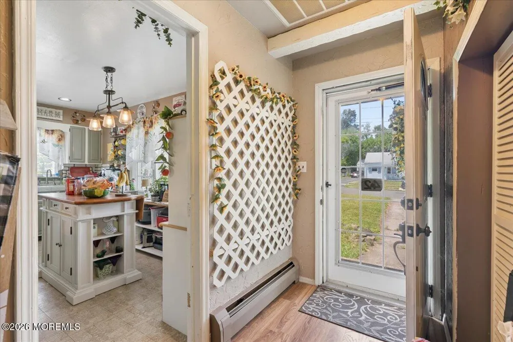 42 Walnut Street Edison, NJ 08817
