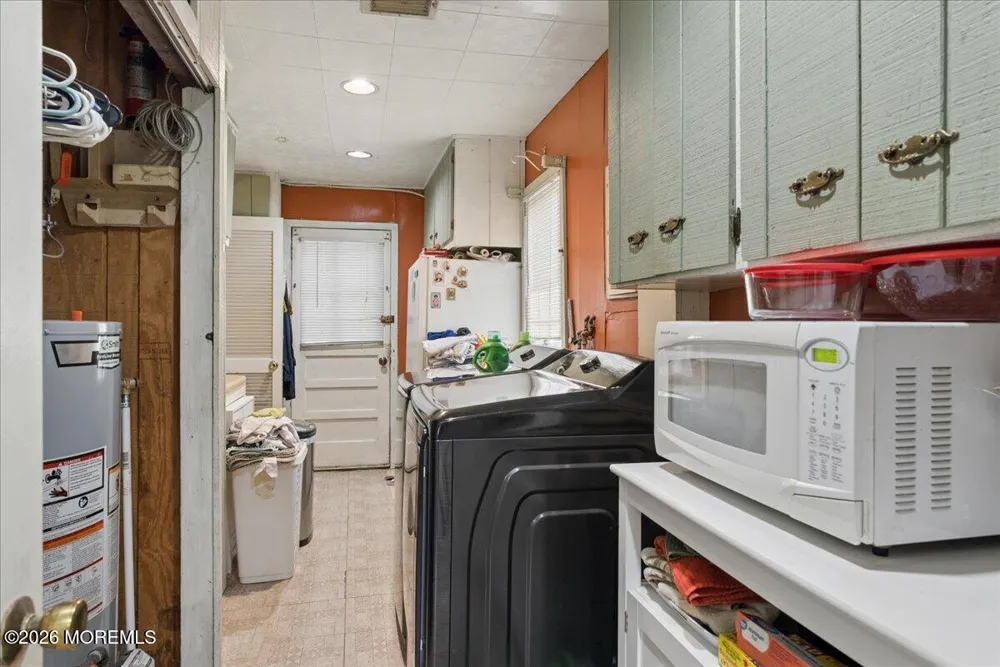 42 Walnut Street Edison, NJ 08817