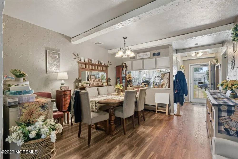 42 Walnut Street Edison, NJ 08817