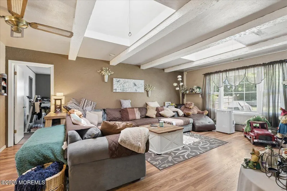42 Walnut Street Edison, NJ 08817