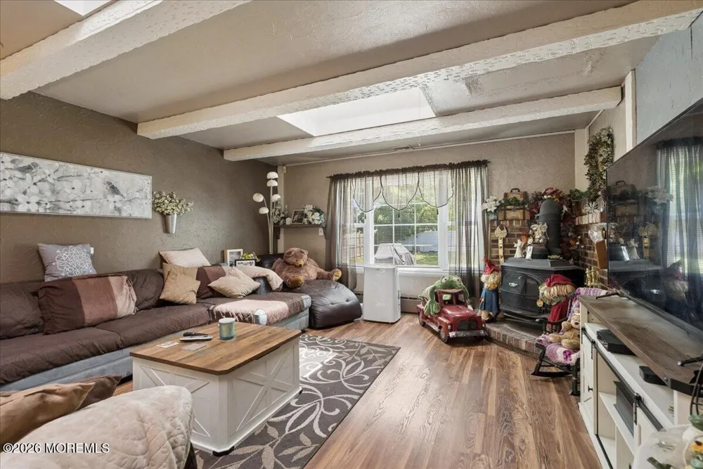 42 Walnut Street Edison, NJ 08817