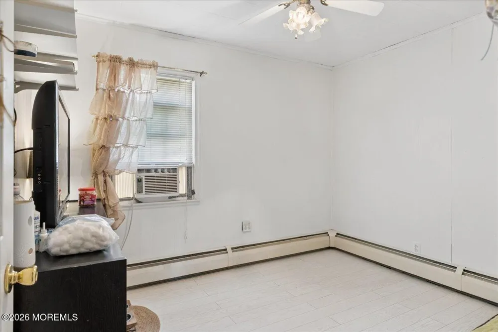 42 Walnut Street Edison, NJ 08817