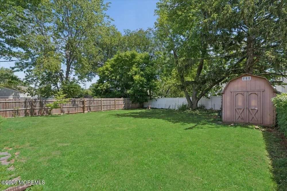 42 Walnut Street Edison, NJ 08817