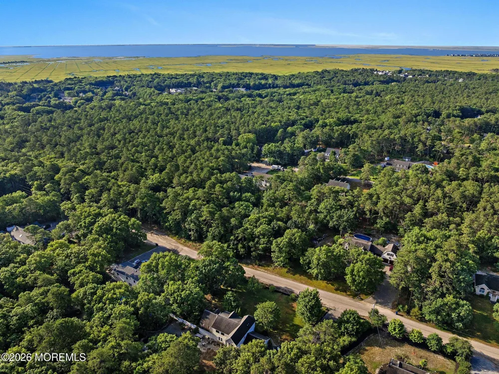 20 Maplewood Drive Little Egg Harbor, NJ 08087