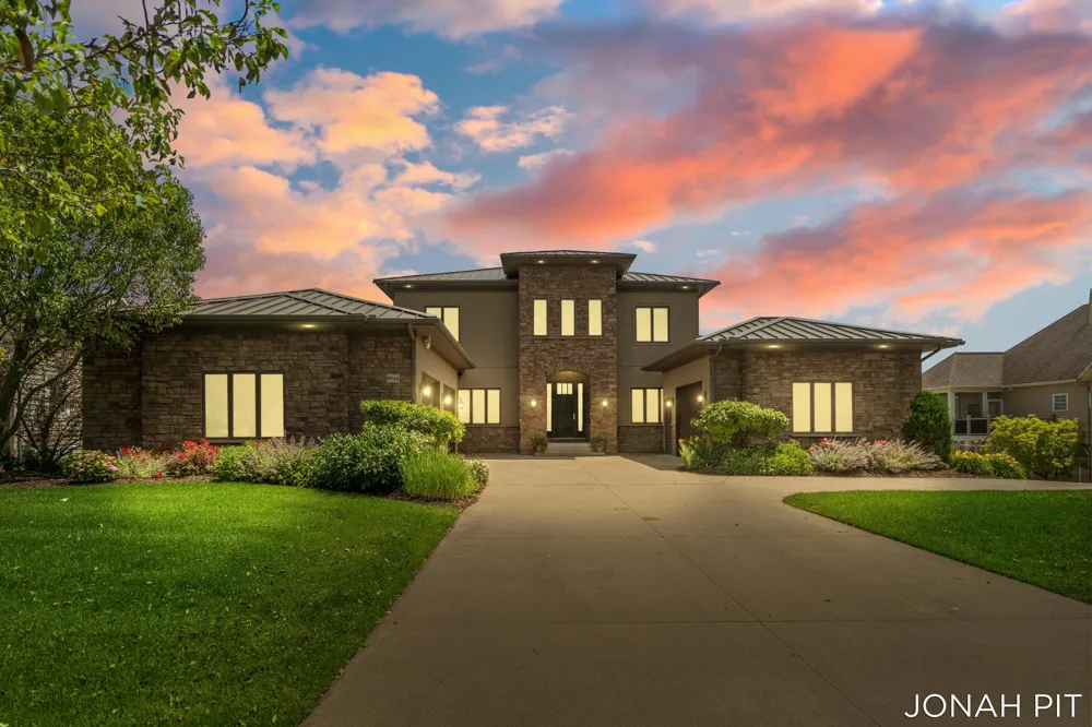 5714 Nelson Drive Hudsonville, MI 49426