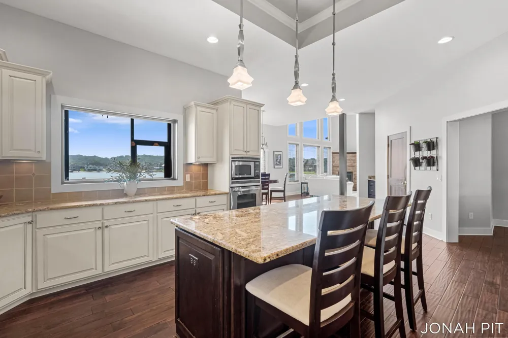 5714 Nelson Drive Hudsonville, MI 49426