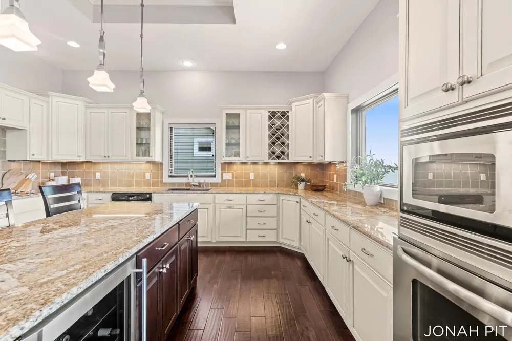 5714 Nelson Drive Hudsonville, MI 49426