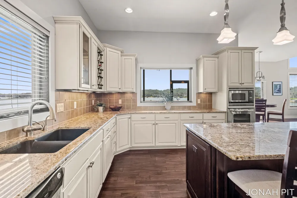 5714 Nelson Drive Hudsonville, MI 49426