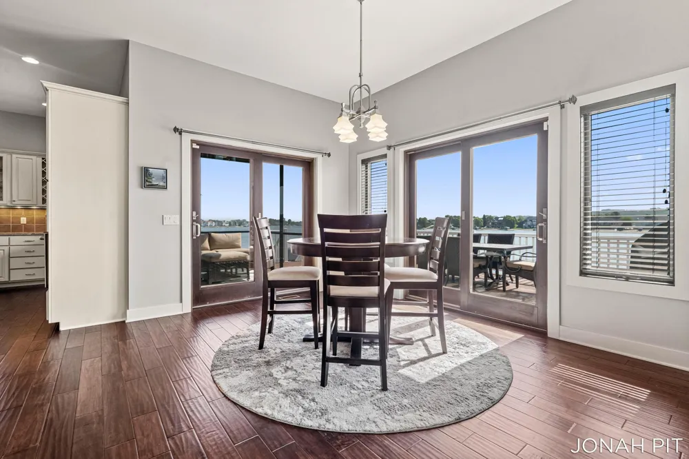 5714 Nelson Drive Hudsonville, MI 49426