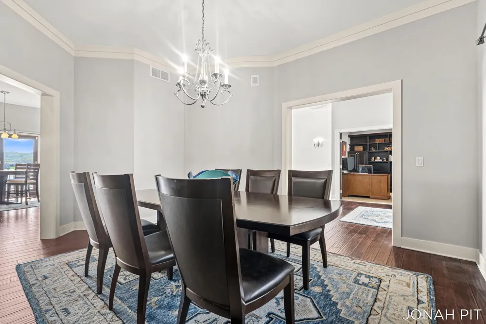 5714 Nelson Drive Hudsonville, MI 49426