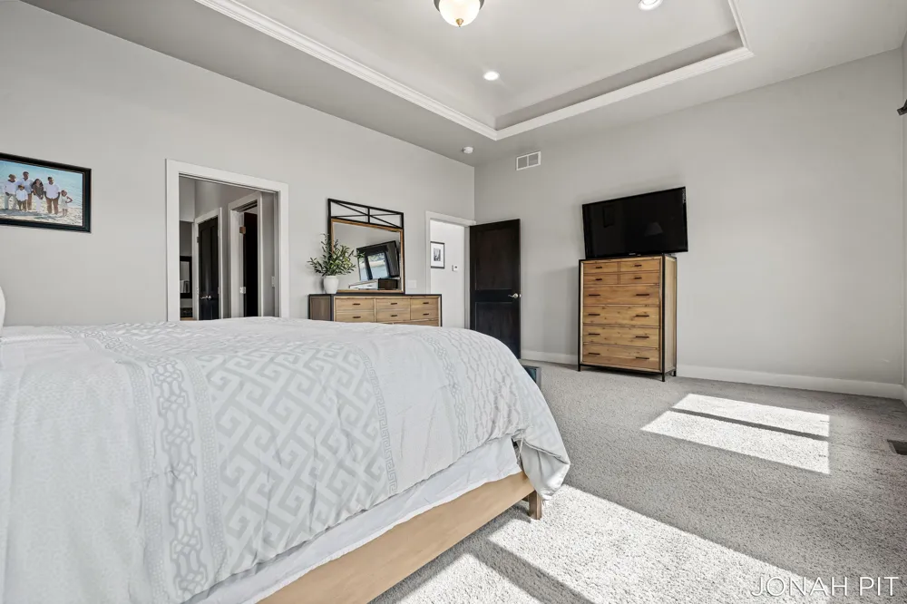 5714 Nelson Drive Hudsonville, MI 49426